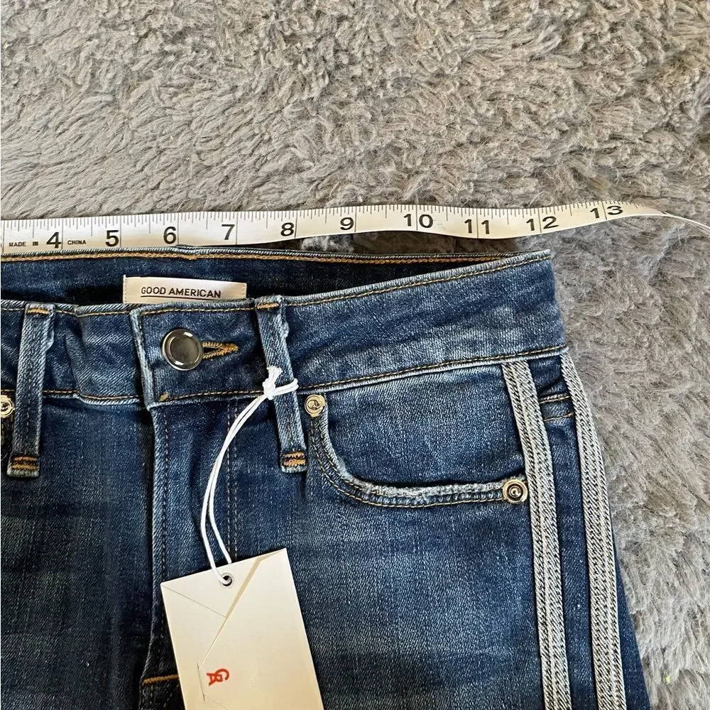 NWT Good American straight leg‎ raw hem jeans